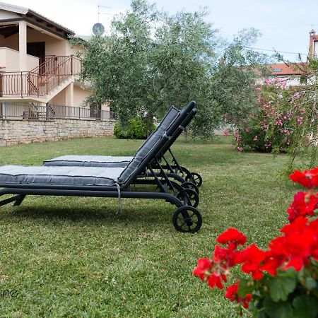 Charming Stone Cottage By The Sea Umag Eksteriør bilde