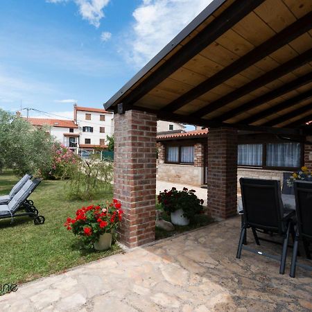 Charming Stone Cottage By The Sea Umag Eksteriør bilde