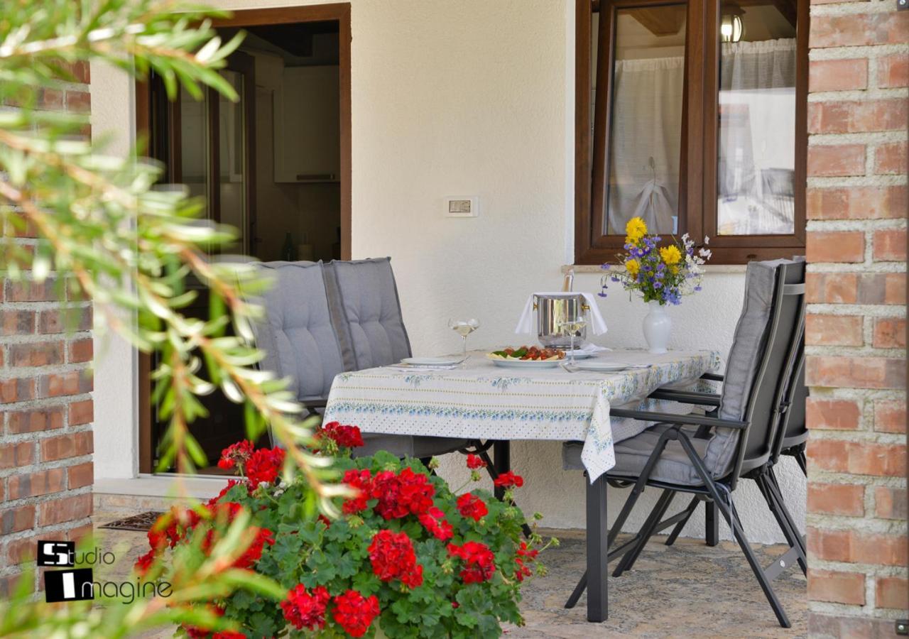 Charming Stone Cottage By The Sea Umag Eksteriør bilde
