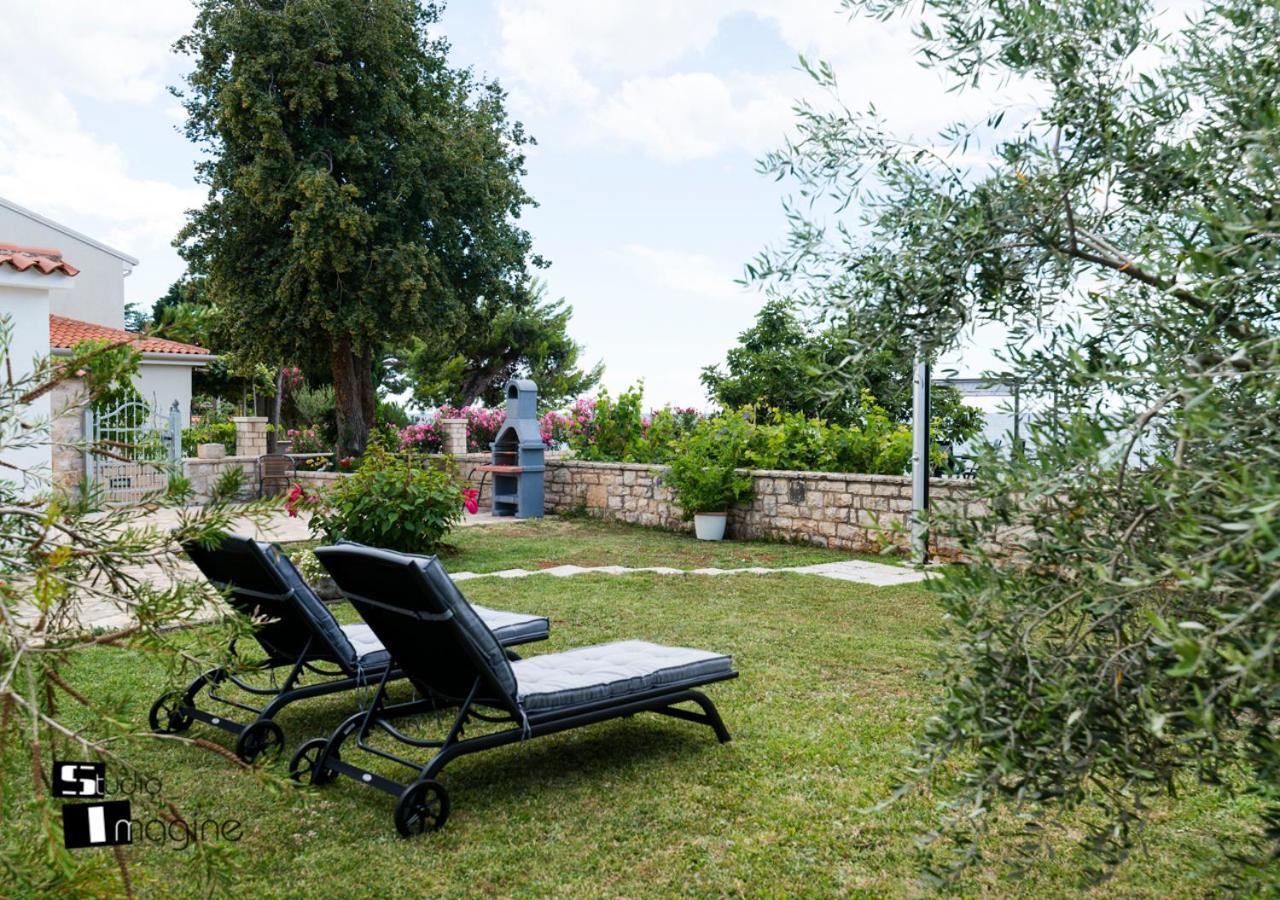 Charming Stone Cottage By The Sea Umag Eksteriør bilde