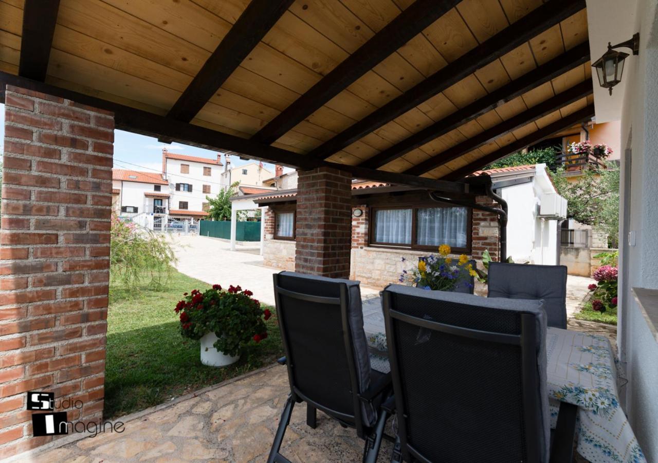 Charming Stone Cottage By The Sea Umag Eksteriør bilde
