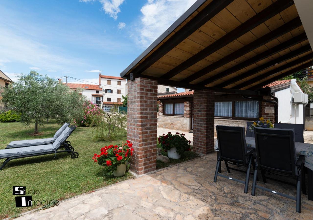 Charming Stone Cottage By The Sea Umag Eksteriør bilde
