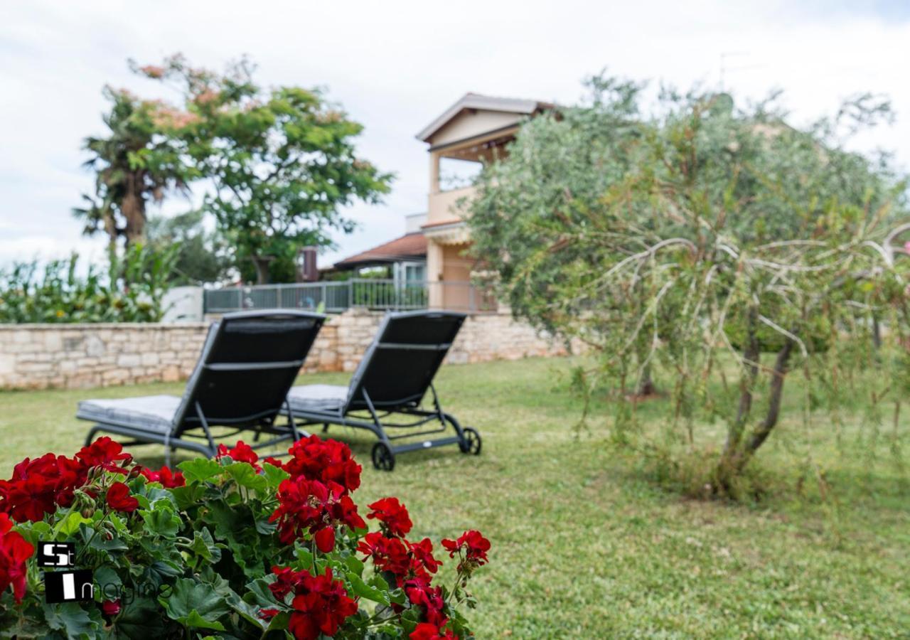 Charming Stone Cottage By The Sea Umag Eksteriør bilde