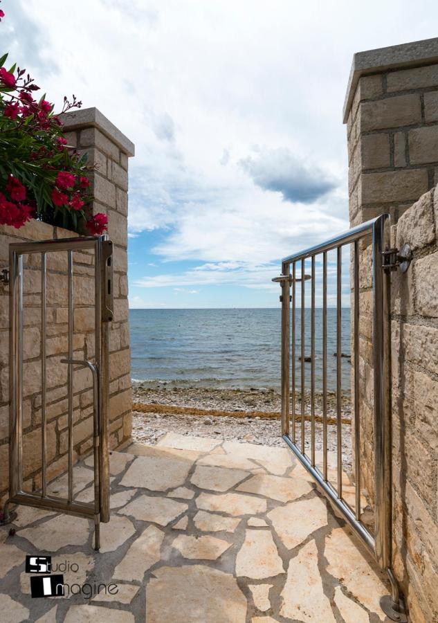 Charming Stone Cottage By The Sea Umag Eksteriør bilde