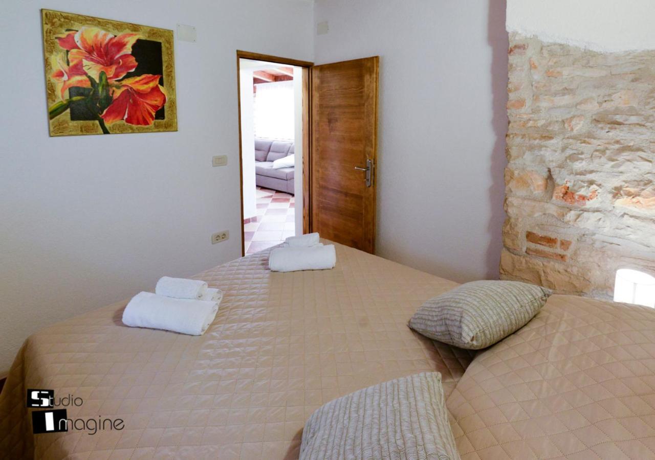 Charming Stone Cottage By The Sea Umag Eksteriør bilde