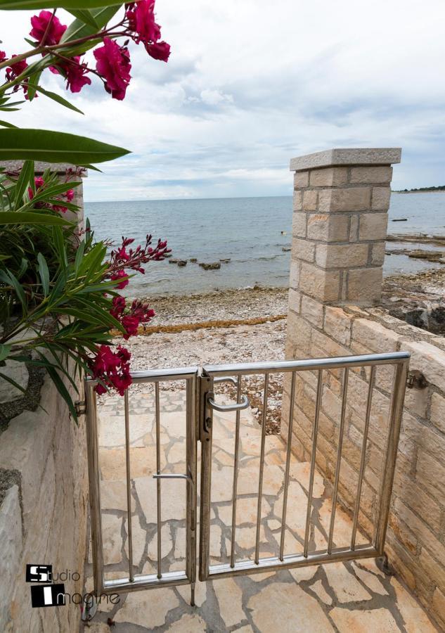 Charming Stone Cottage By The Sea Umag Eksteriør bilde