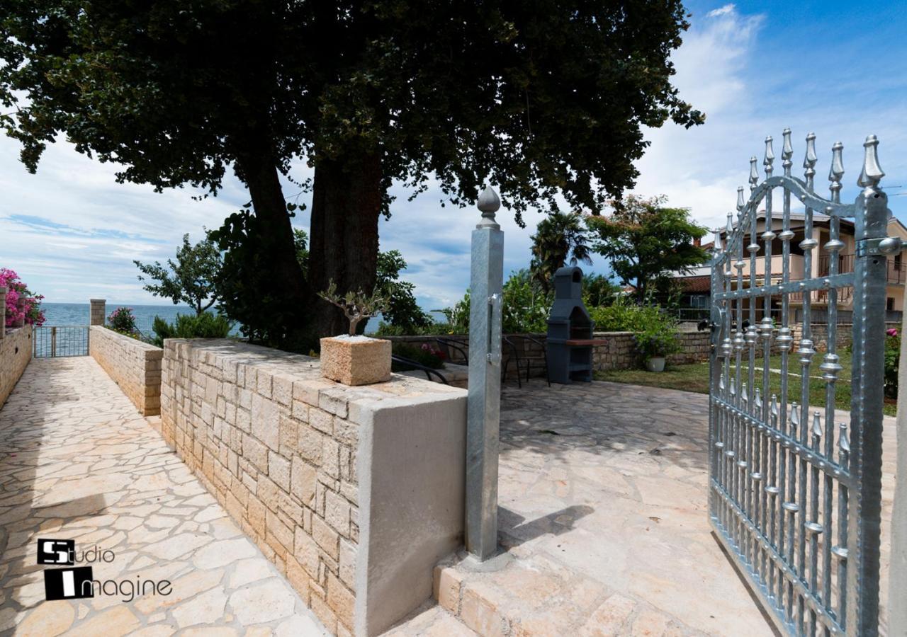 Charming Stone Cottage By The Sea Umag Eksteriør bilde
