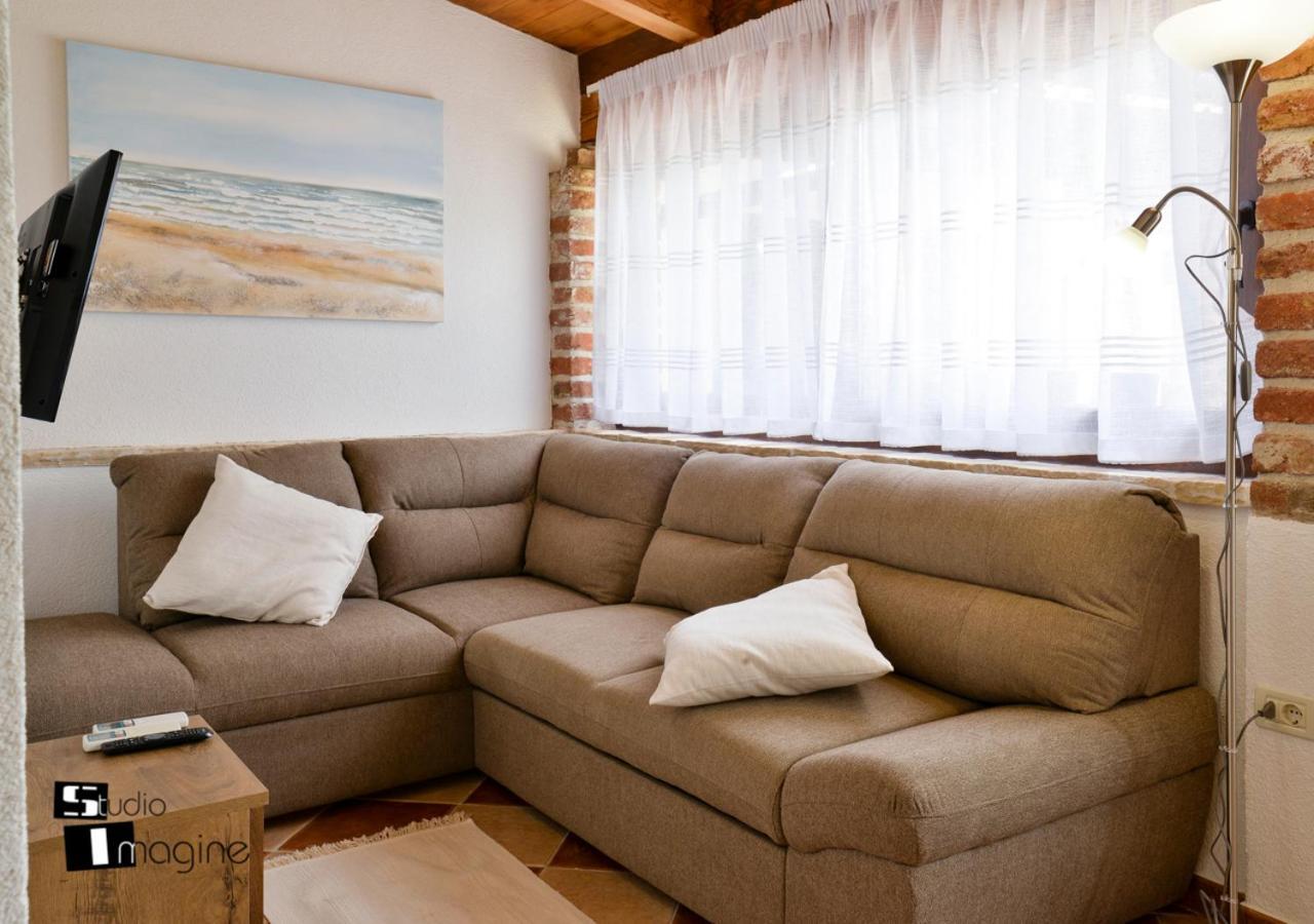 Charming Stone Cottage By The Sea Umag Eksteriør bilde