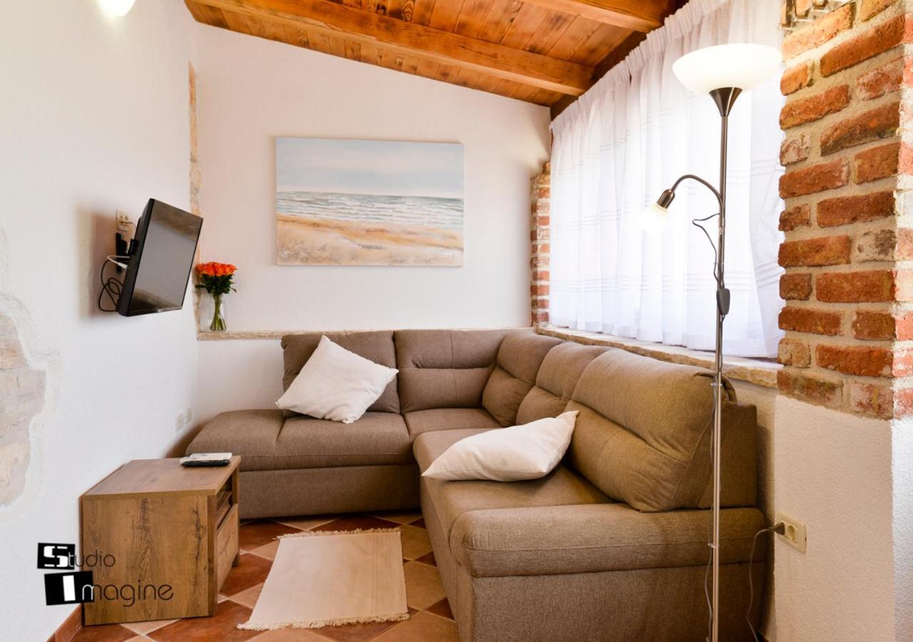 Charming Stone Cottage By The Sea Umag Eksteriør bilde